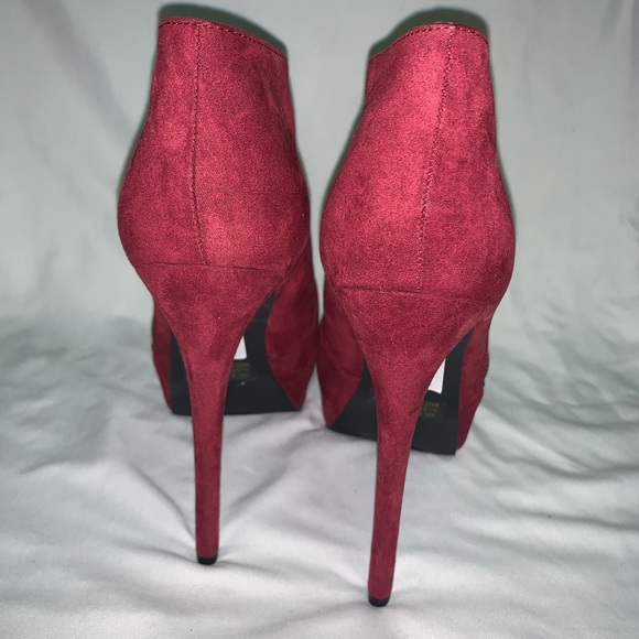 NWOT Charlotte Russe Burgundy Booties - Picture 3 of 5